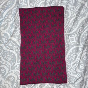 Sale 5/$25 Michael Khor’s scarf